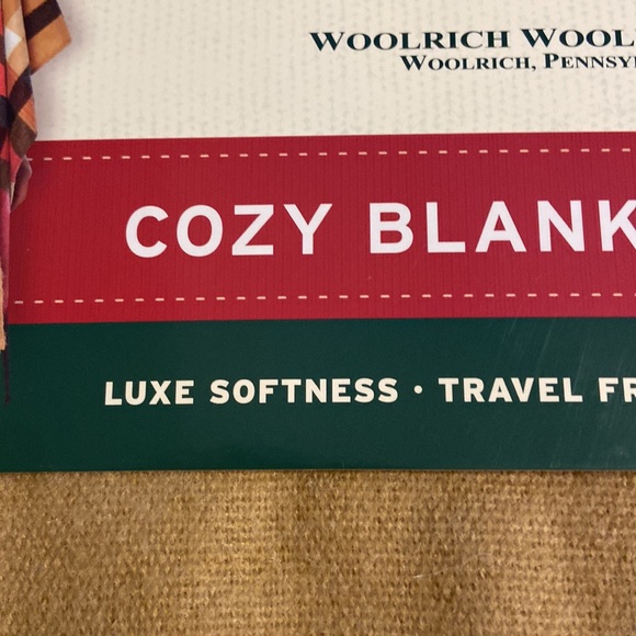Woolrich Striped Blanket Wrap - Red, Tan, Black brand new - Picture 6 of 8